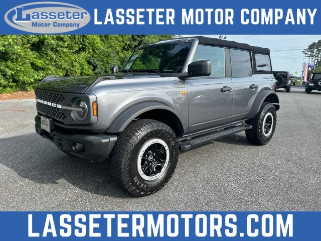 2022 Ford Bronco Base in Gray — front three-quarter view