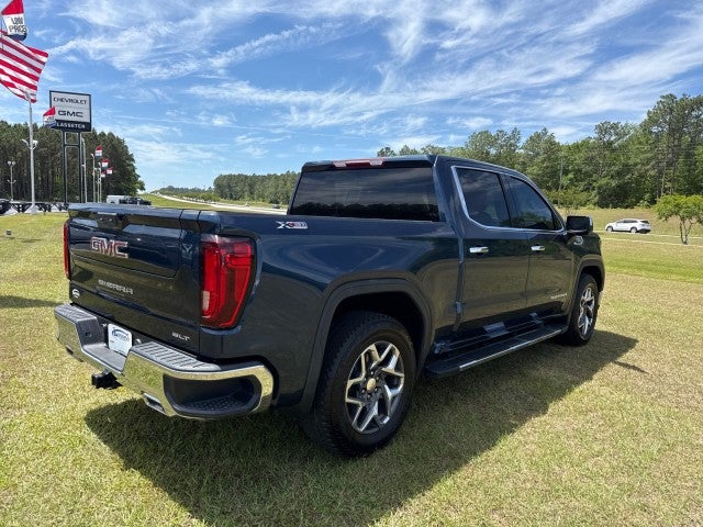 2022 GMC Sierra 1500 — rear three-quarter view